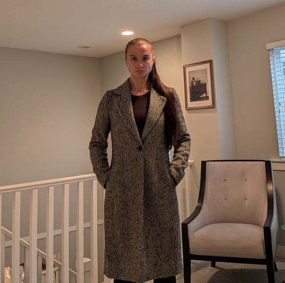 Single Button Herringbone Wool Coat - Picture 4 of 10